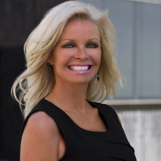Vicki Anderson Photo 25