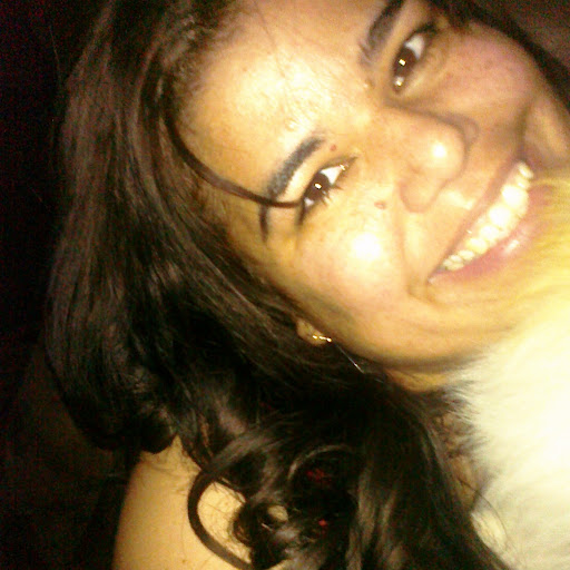 Julie Gonzalez Photo 9