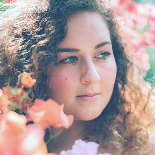 Naomi Gibson Photo 11