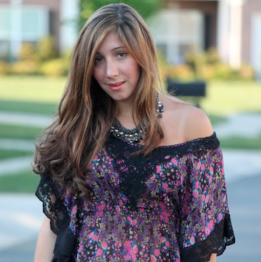 Michelle Vera Photo 21