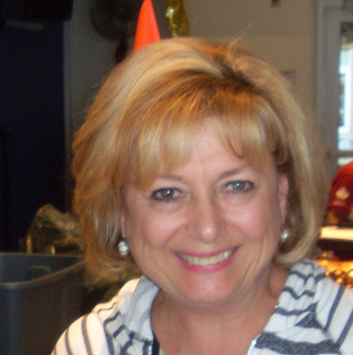 Angela Hanson Photo 19