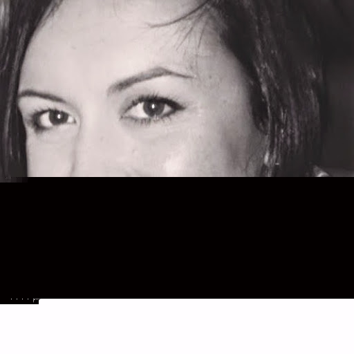 Danielle Burns Photo 20