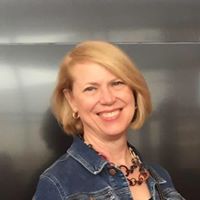 Ellen Griffith Photo 19