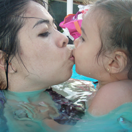 Monica Duarte Photo 10
