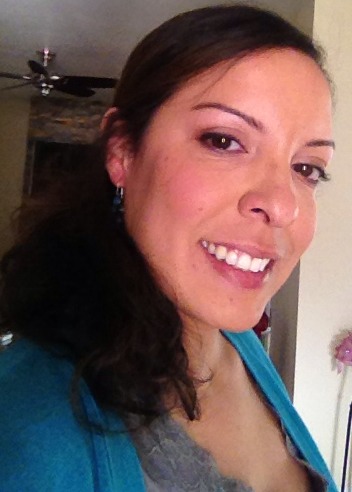 Laurie Lopez Photo 28