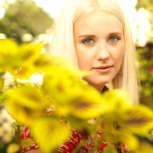 Laura Moen Photo 1