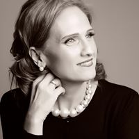 Susie Rodriguez Photo 29