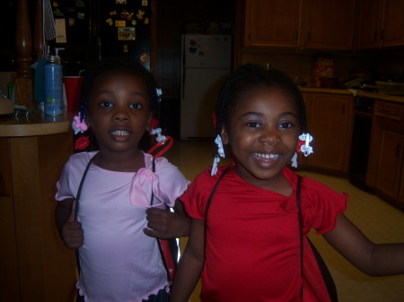 Kimberly Caldwell Photo 8