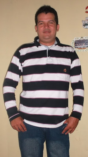 Julian Reyes Photo 27