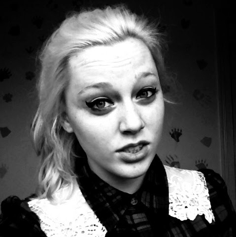 Faye Williams Photo 32