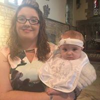 Samantha Singleton Photo 8