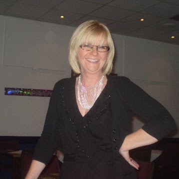 Tracey Robbins Photo 37