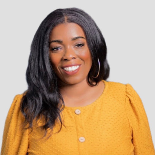 Regina Magee Photo 20