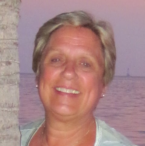 Suzanne Griffiths Photo 23