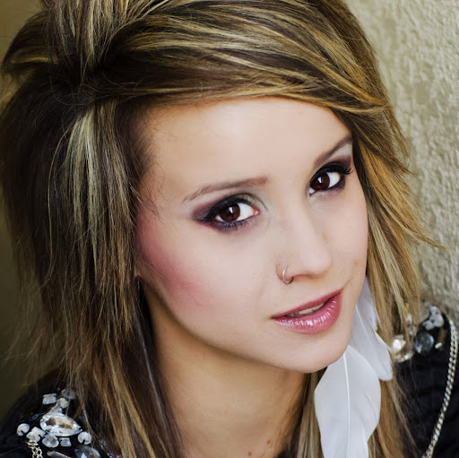 Allison Sharpe Photo 16