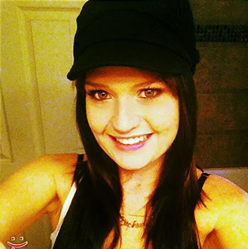 Stephanie Maynard Photo 32