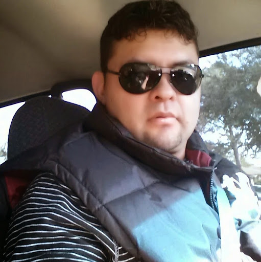 Carlos Reyes Photo 12