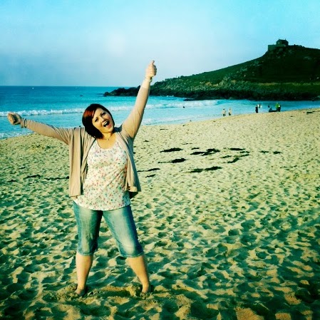 Victoria Young Photo 32