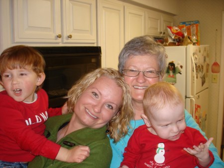 Linda Garrett Photo 35