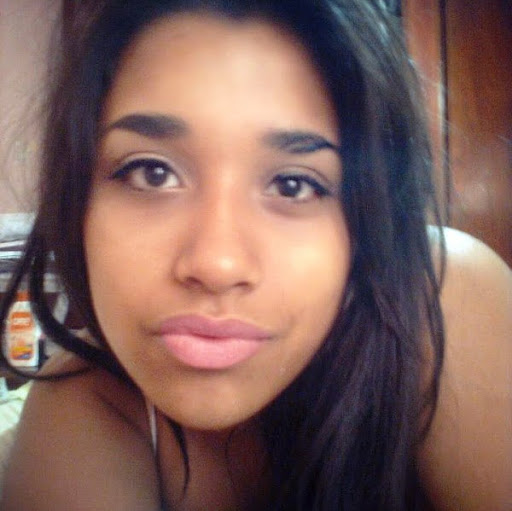 Janet Robles Photo 15