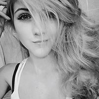 Naomi Alexander Photo 13