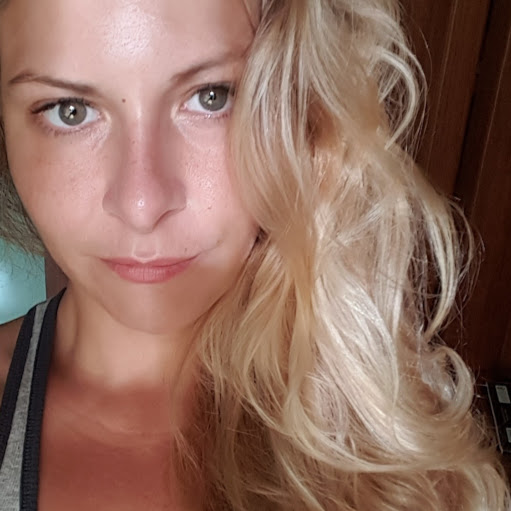 Amanda Cooper Photo 20