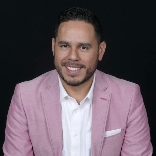 Alfredo Guzman Photo 24