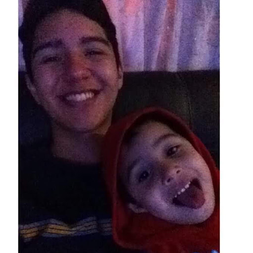 Hector Aguilar Photo 43