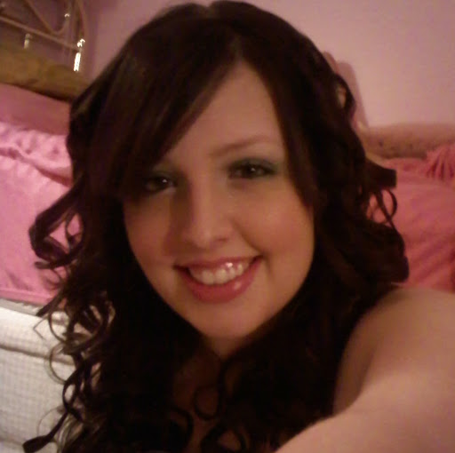 Lori Rowe Photo 33