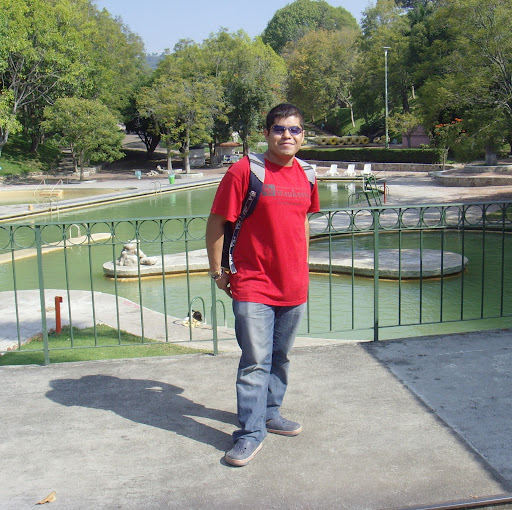 Misael Benitez Photo 9