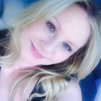 Julie Mckenna Photo 35