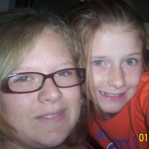 Emily Phillips Photo 47