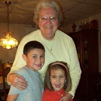 Stephanie Grubb Photo 44