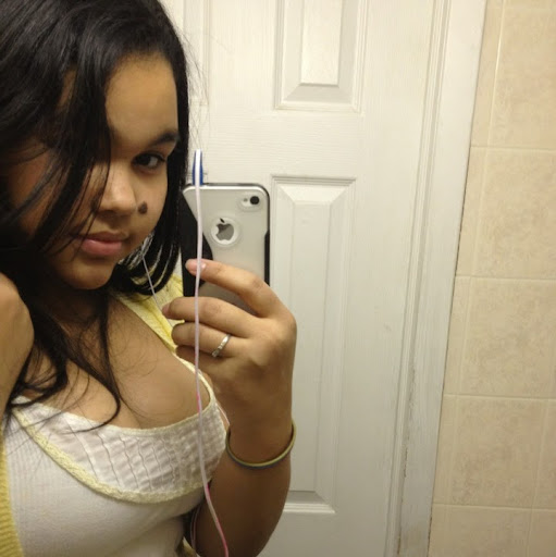 Denisse Colon Photo 9