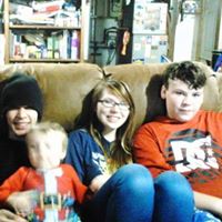 Elizabeth Shanks Photo 13