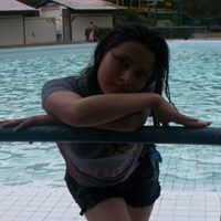 Elizabeth Veliz Photo 11