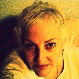 Julia Daly Photo 30