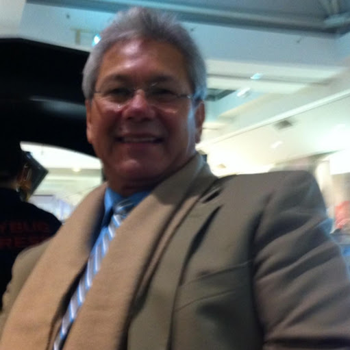 Roberto Rosales Photo 25