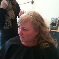 Lisa Thorne Photo 37