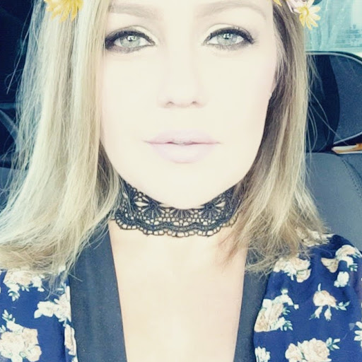 Alejandra Lopez Photo 35