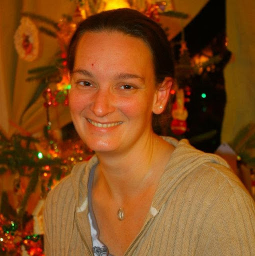 Jennifer Holcomb Photo 14