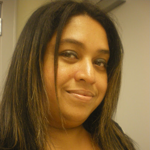 Elizabeth Quinones Photo 27