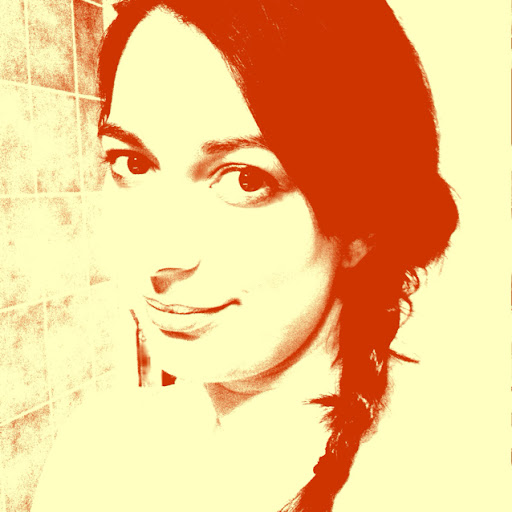 Christina Mayer Photo 7