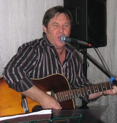 Mark Franks Photo 14