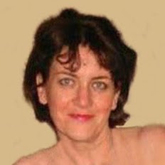 Claire Robbins Photo 8