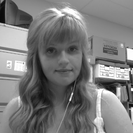 Sarah Nicholson Photo 33
