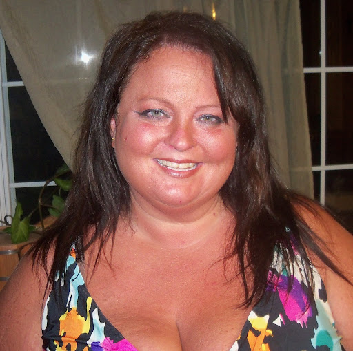 Laura Woodall Photo 14