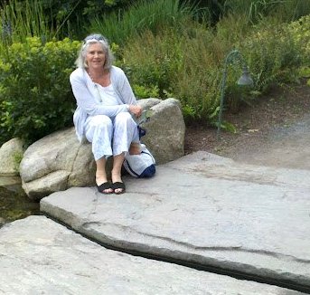Maxine Stone Photo 8