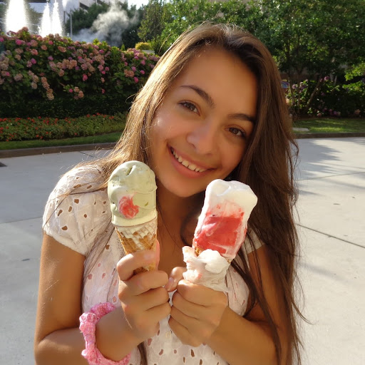 Jeanette Roman Photo 19