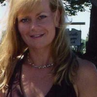 Susan Reed Photo 33
